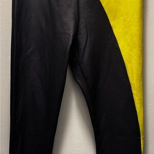 Zyia Active Neon Yellow Metallic Light 'n Tight Hi-Rise 7/8 leggings.